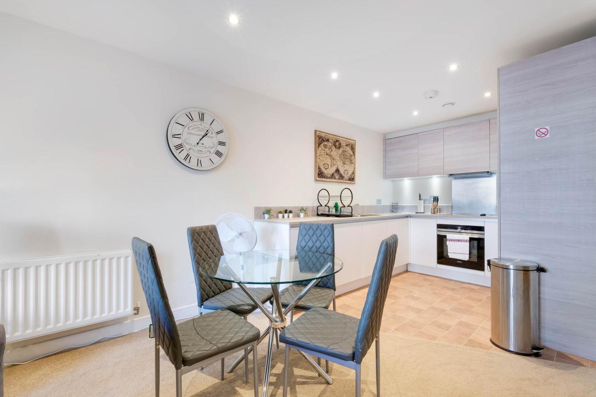 Alder House Serviced Apartment Maidenhead By 360Stays Luaran gambar